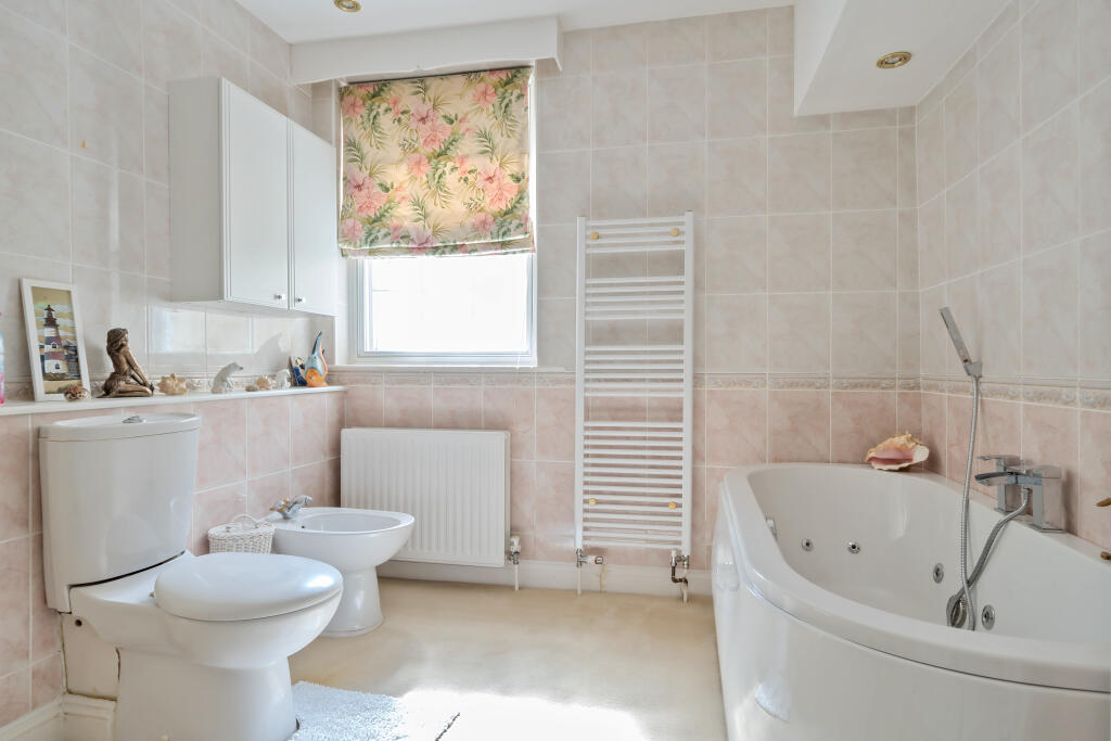 Additional image 14 of High Street, Steyning, BN44