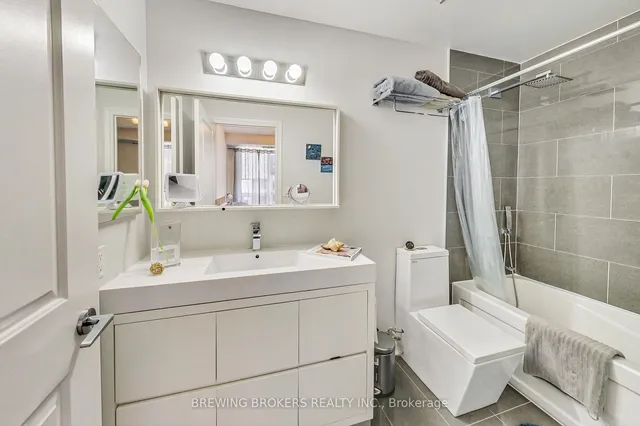 Additional image 20 of 25 Earlington Ave Unit 114