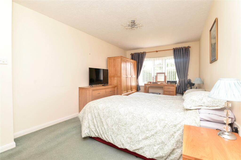 Additional image 7 of Grove Road, Barton on Sea, New Milton, Hampshire, BH25