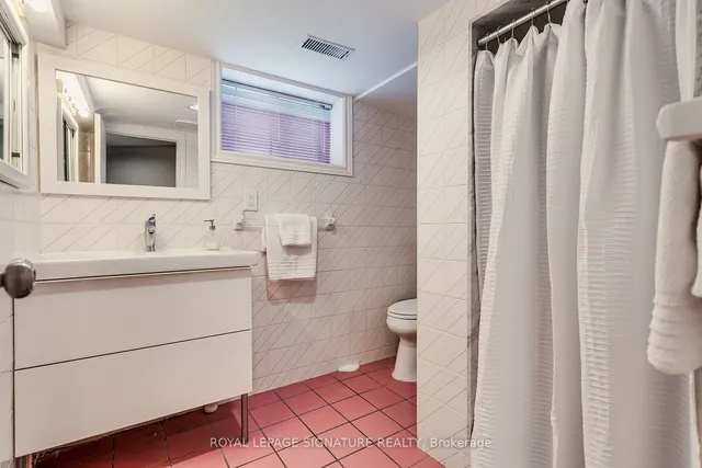 Additional image 33 of 72 De Quincy Blvd