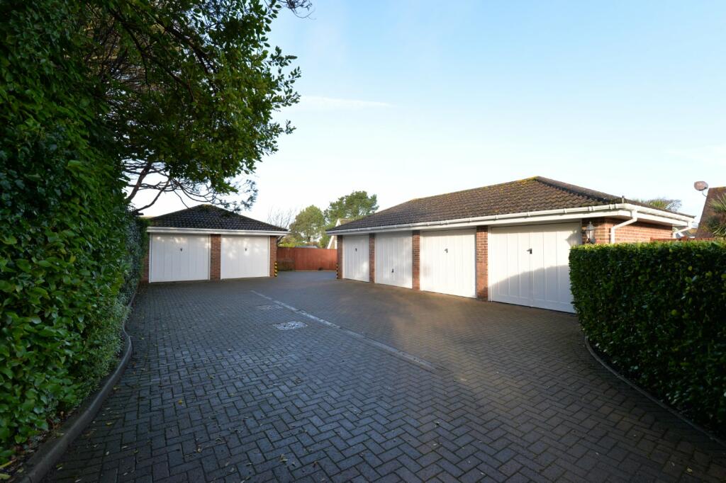 Additional image 12 of Cleeve House, Barton Court Avenue, Barton On Sea, New Milton, BH25