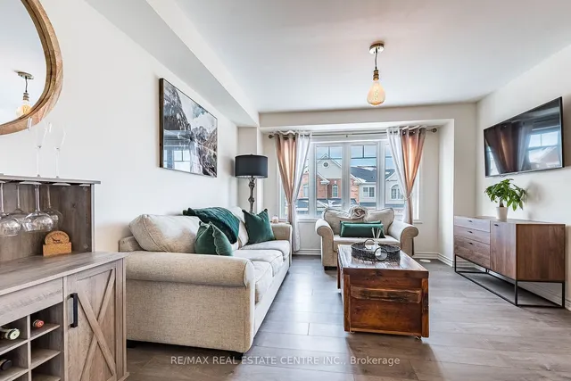 Additional image 7 of 1141 Duignan Cres