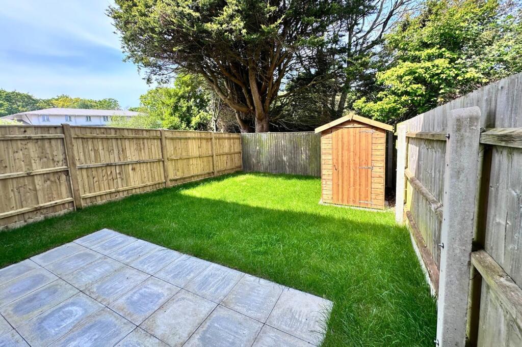 Additional image 5 of 280b Lymington Road, Highcliffe, Dorset. BH23 5ET