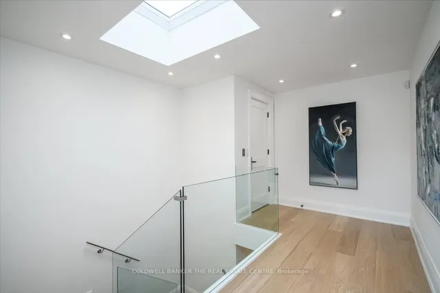 Additional image 18 of 37 Woodlawn Ave