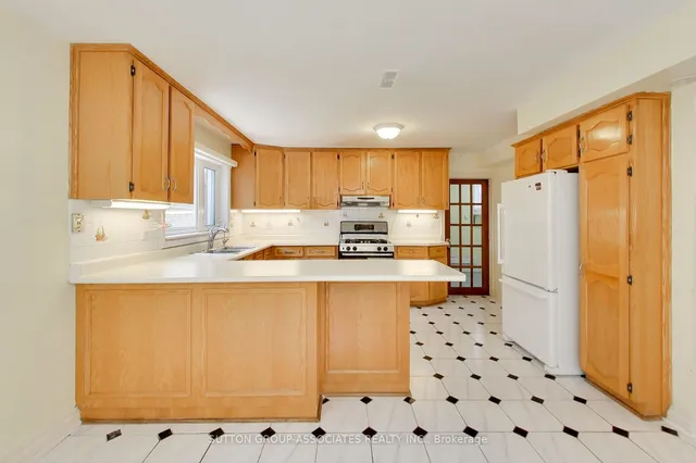 Additional image 11 of 1 Burlington Cres