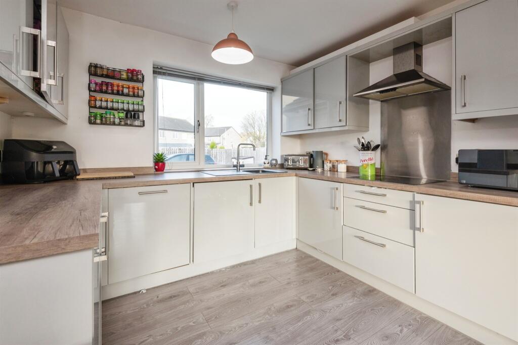 Additional image 4 of Delf Hill Close, Low Moor, Bradford
