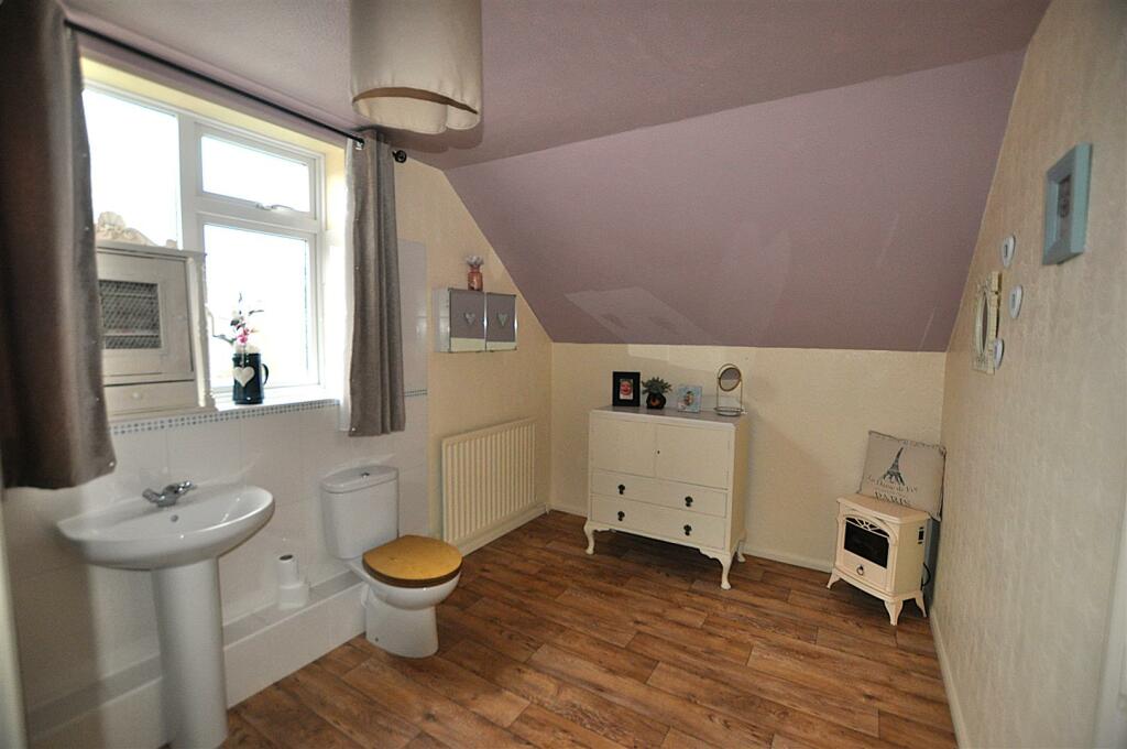Additional image 14 of Oakleaf Drive, Polegate