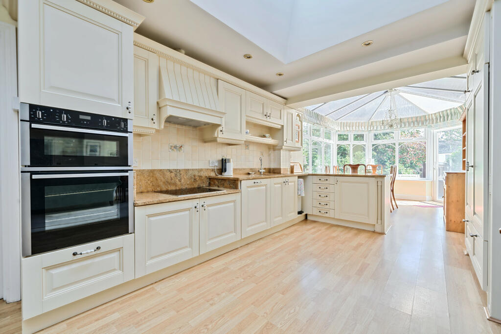 Additional image 19 of High Street, Steyning, BN44