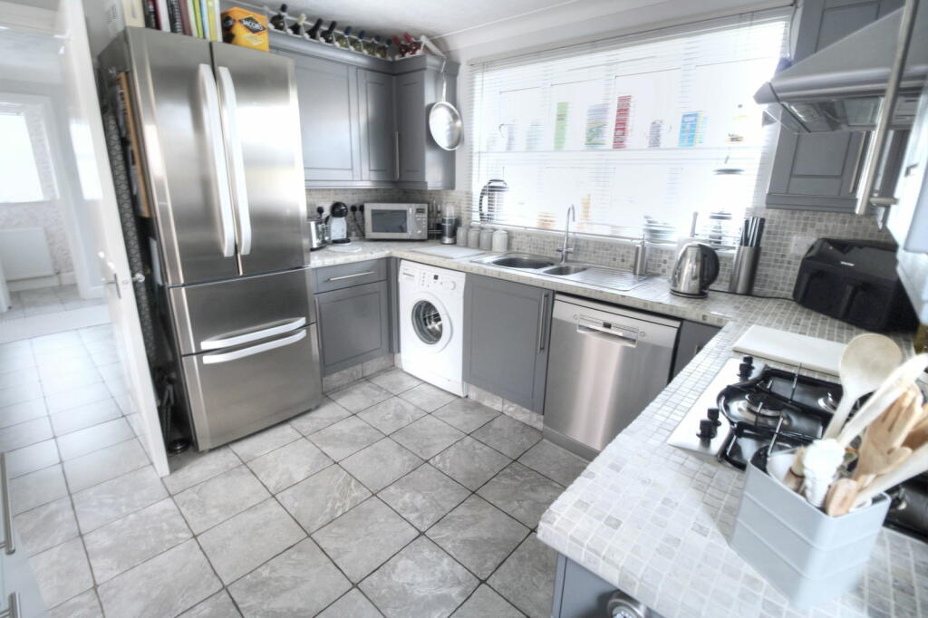 Additional image 4 of Chiltern Close, Eastbourne, BN23 8HD