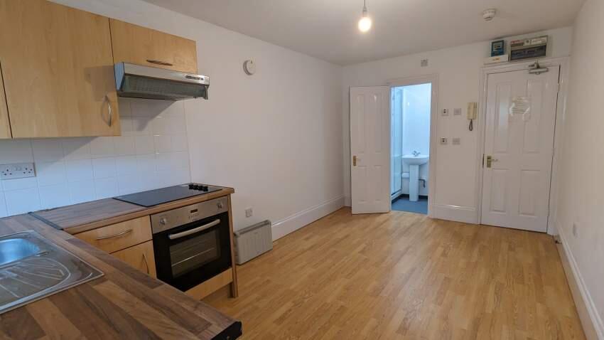 Additional image 3 of HOLLAND ROAD CLOSE TO PALMEIRA SQUARE