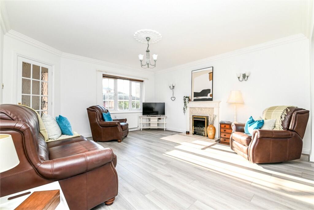 Additional image 5 of The Cottages, 2 Marine Drive, Barton on Sea, Hampshire, BH25