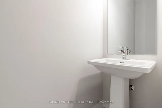 Additional image 17 of 1677 Sauble Crt