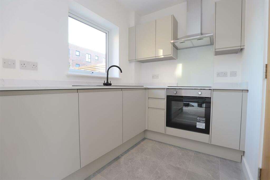 Additional image 4 of Neighbourhood, Bolton, BL1