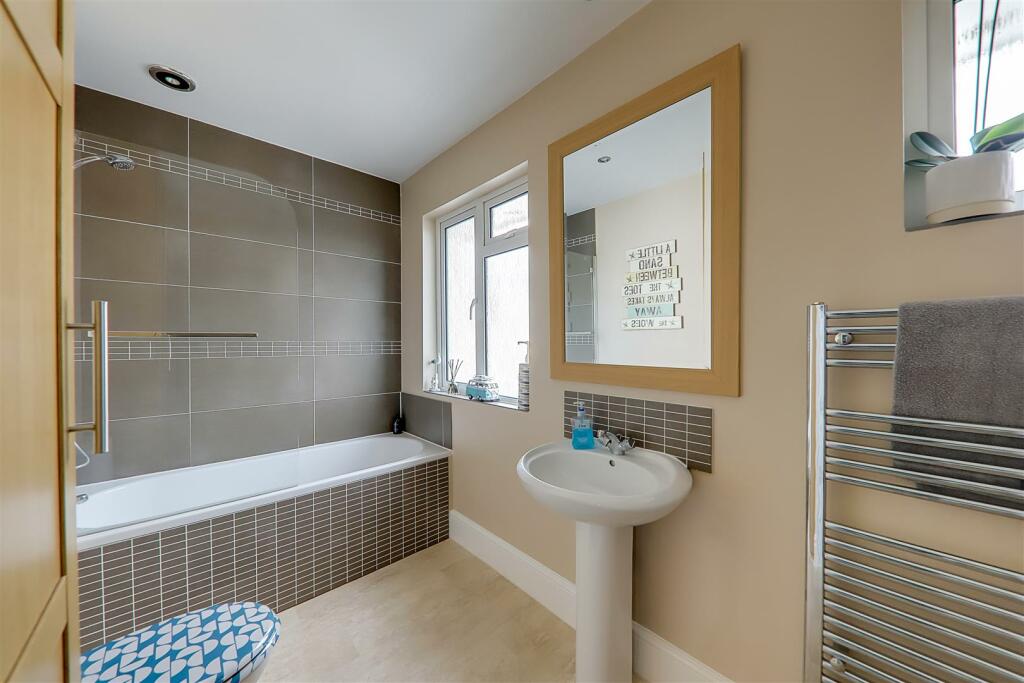 Additional image 25 of Charmandean Road, Broadwater