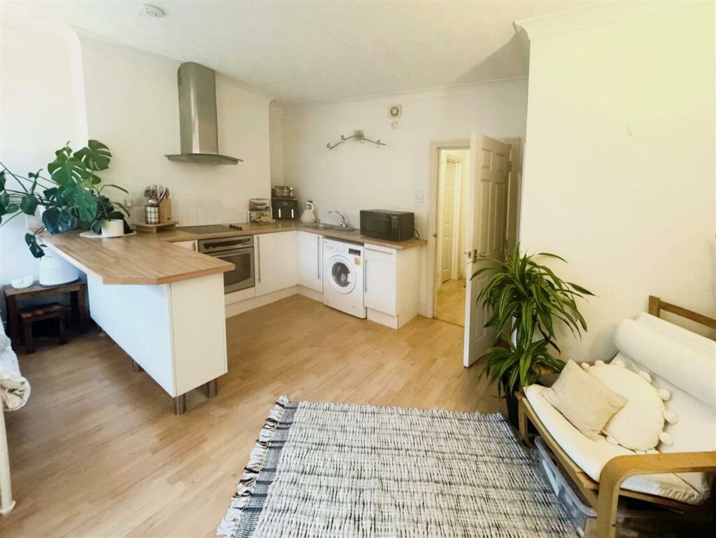 Additional image 7 of East Street, Wimborne