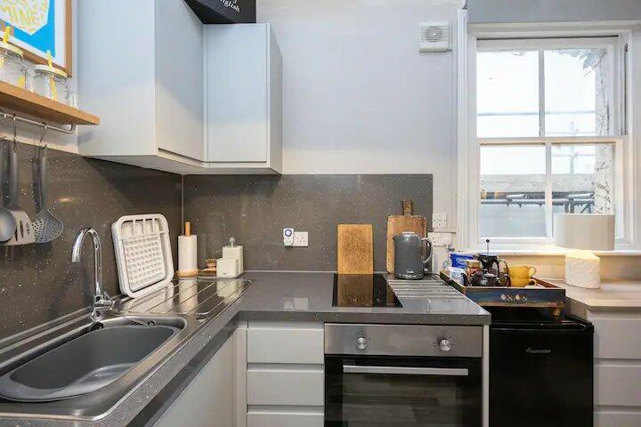 Additional image 9 of Oriental Place, Brighton, East Sussex, BN1