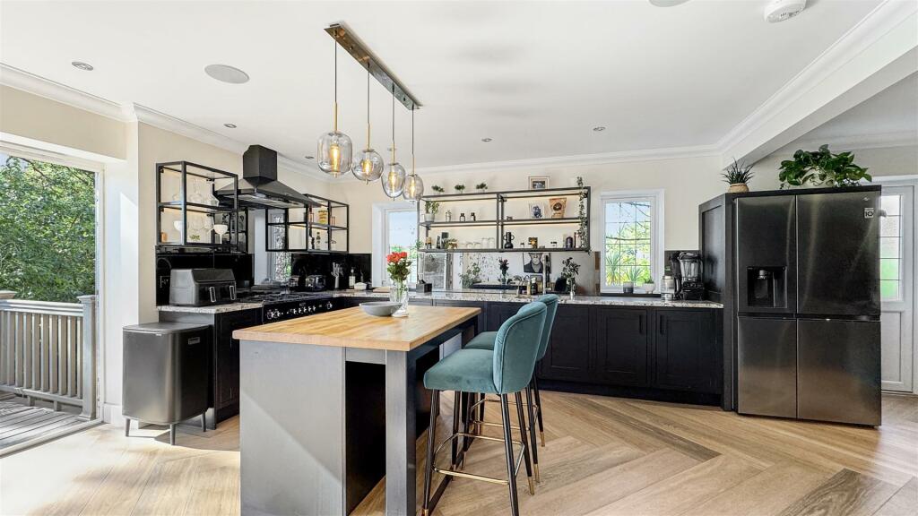 Additional image 9 of De Redvers Road, Lower Parkstone