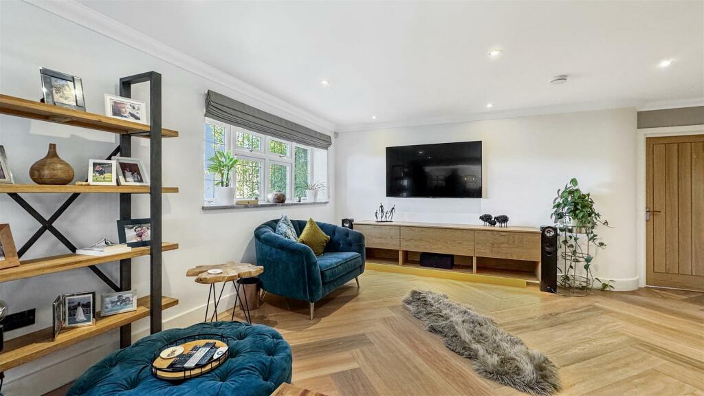 Additional image 13 of De Redvers Road, Lower Parkstone