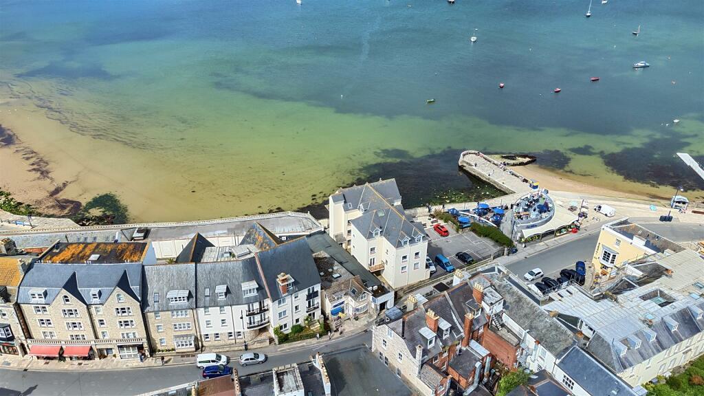 Additional image 4 of Flat and Shop, High Street