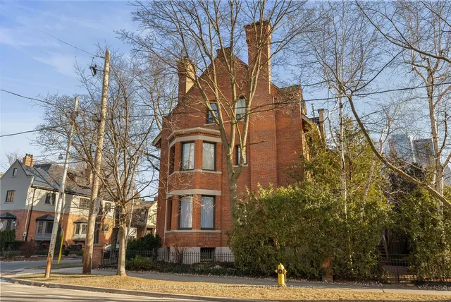 Additional image 32 of 65 Elgin Ave