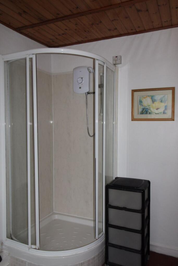 Additional image 4 of AVAILABLE FOR SEPTEMBER 2025 -FOUR BEDROOM STUDENT HOUSE AVAILABLE -Winton