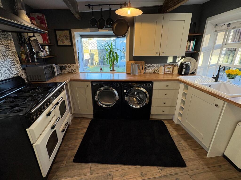 Additional image 3 of Carr House Gate, Wyke, Bradford