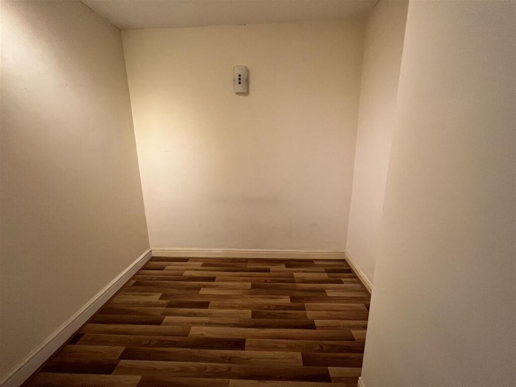Additional image 10 of Vacant Unit, Wyke, West Yorkshire