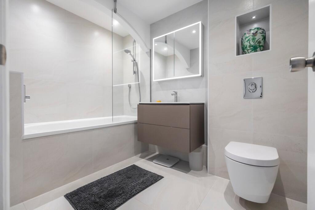 Additional image 15 of Honeywood House, 28-30 Alington Road, Evening Hill, BH14