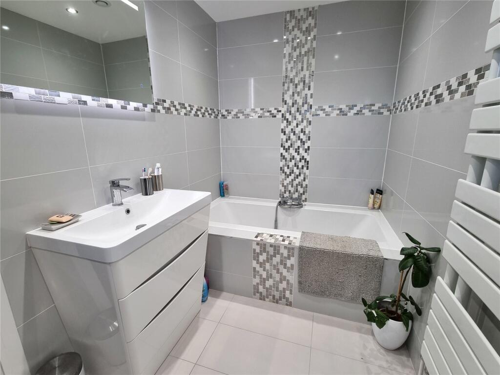 Additional image 14 of Cliffe Road, Barton on Sea, New Milton, Hampshire, BH25