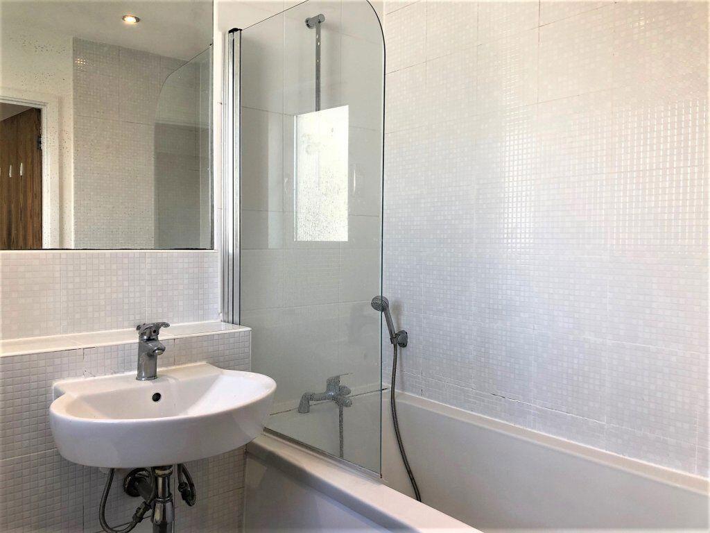 Additional image 12 of Blackmore Court - P1389