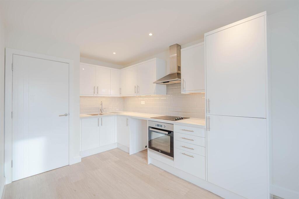 Additional image 6 of 397-403 Lymington Road, Highcliffe, Christchurch