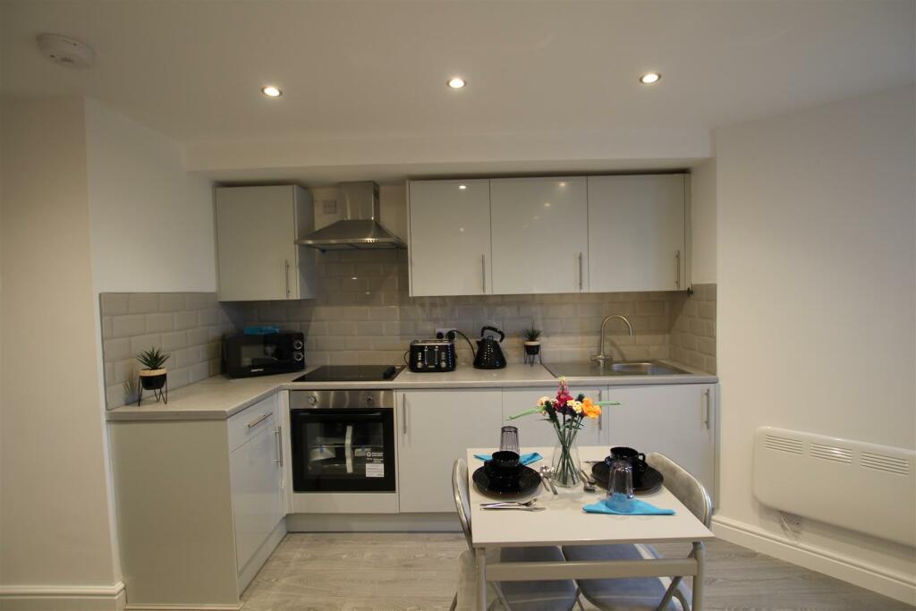 Additional image 5 of Larchmont, Clayton, Bradford