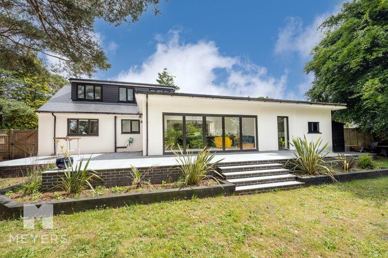 Cedar Avenue, St Leonards, Ringwood, BH24