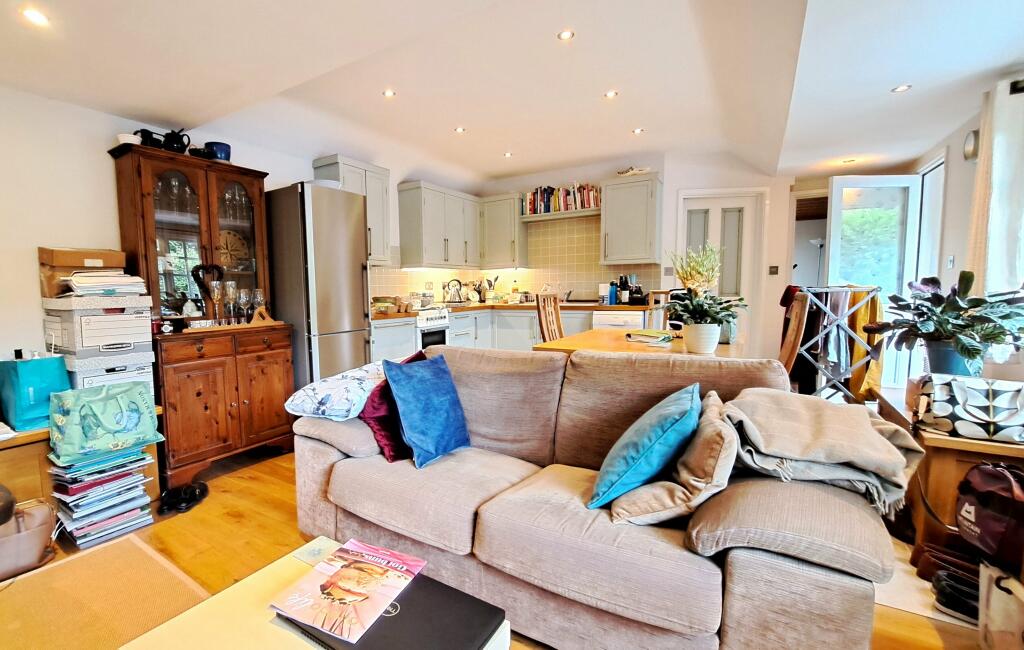 Additional image 20 of Derritt Lane