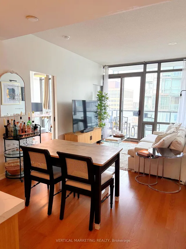 Additional image 16 of 38 Grenville St Unit 3101