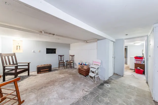 Additional image 36 of 141 Dovercourt Rd