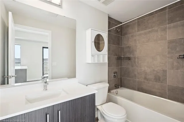 Additional image 18 of 15 Queen St S St Unit 2114