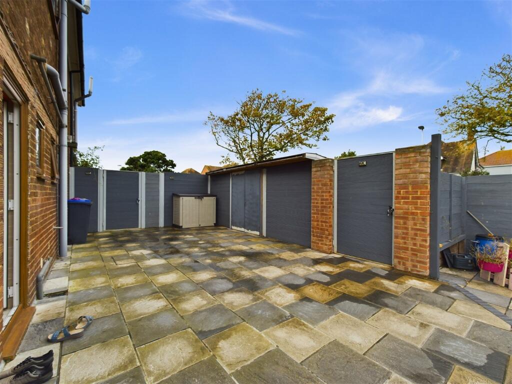 Additional image 20 of George V Avenue, Worthing, BN11