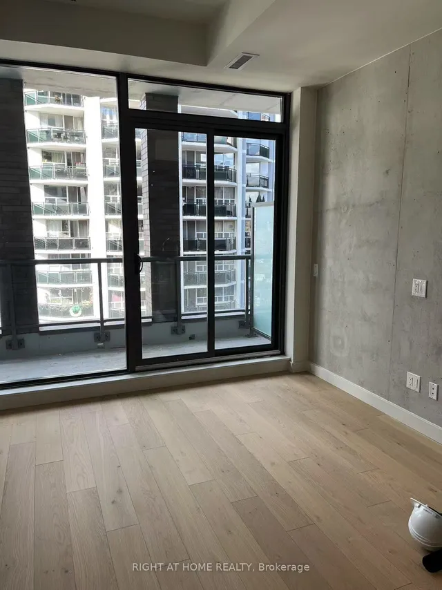 Additional image 9 of 81 Wellesley St Unit 607