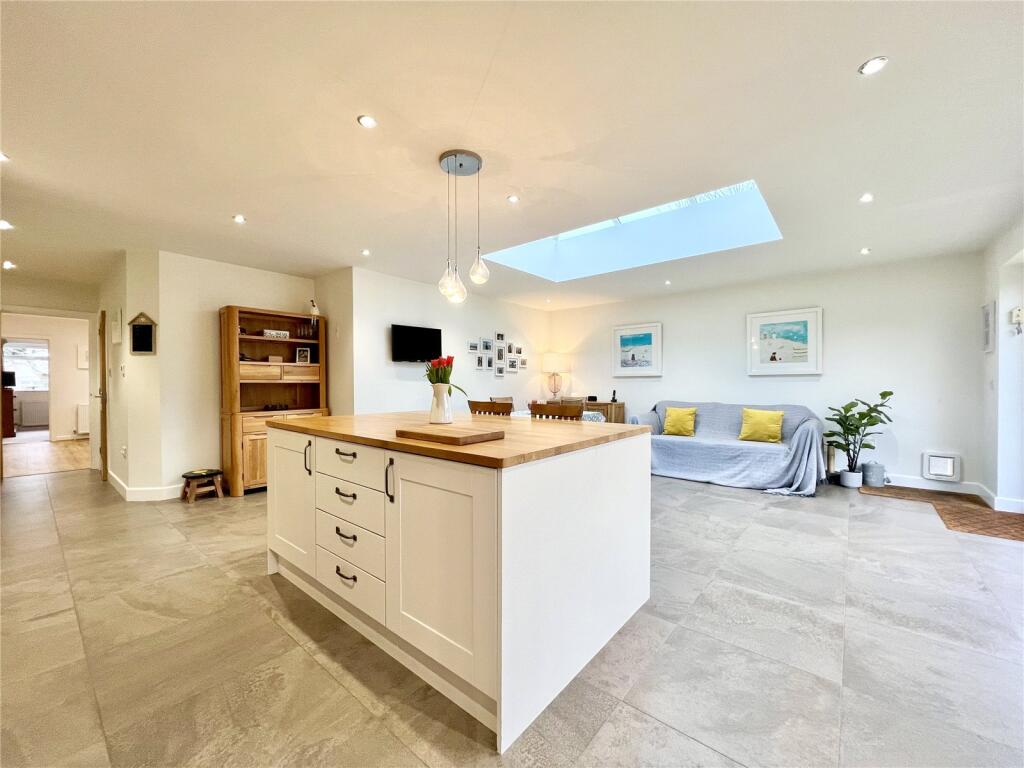 Additional image 3 of Curzon Way, Highcliffe On Sea, Christchurch, Dorset, BH23