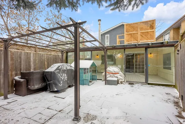 Additional image 38 of 34 Cavell Ave