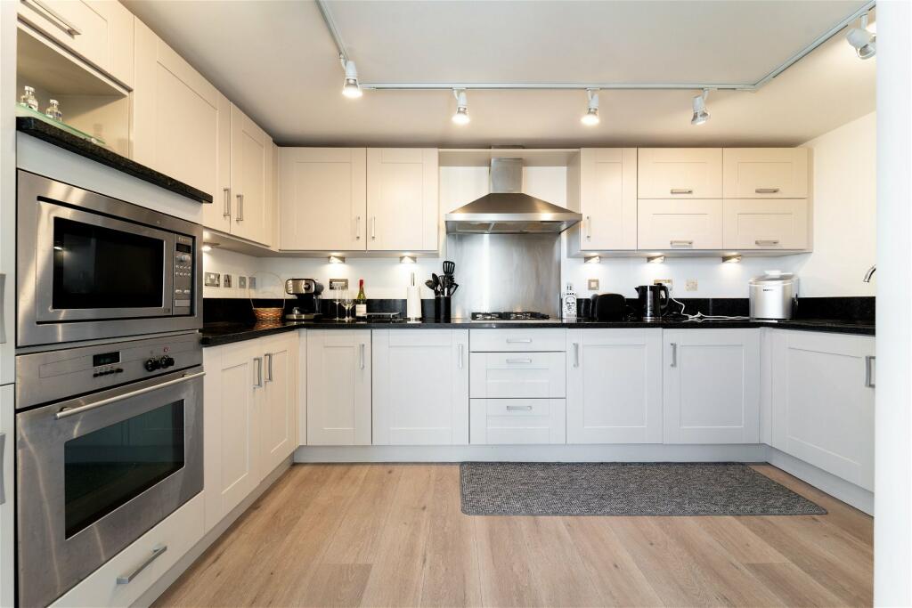 Additional image 10 of Richmond Gate, Richmond Hill Drive, Bournemouth, BH2 6LT