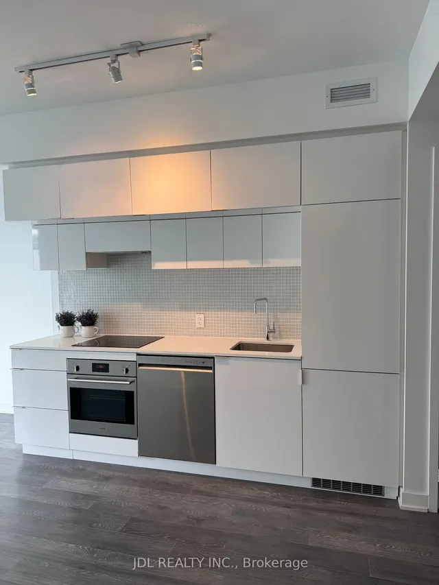 Additional image 9 of 185 Roehampton Ave Unit 1912