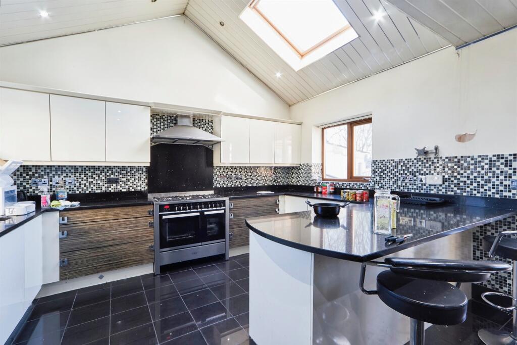 Additional image 23 of Coniston Grove, Bradford