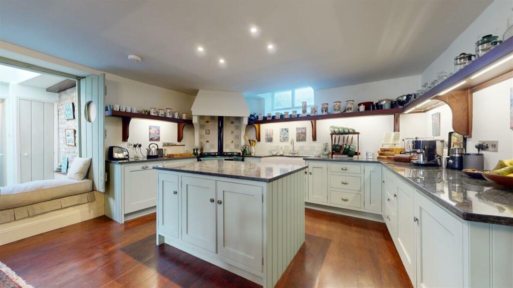 Additional image 12 of High Street, Swanage