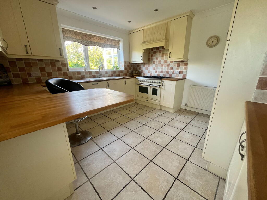 Additional image 7 of Oval Waye, South Ferring, West Sussex, BN12