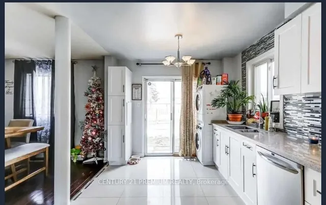 Additional image 7 of 14 Saddletree Tr