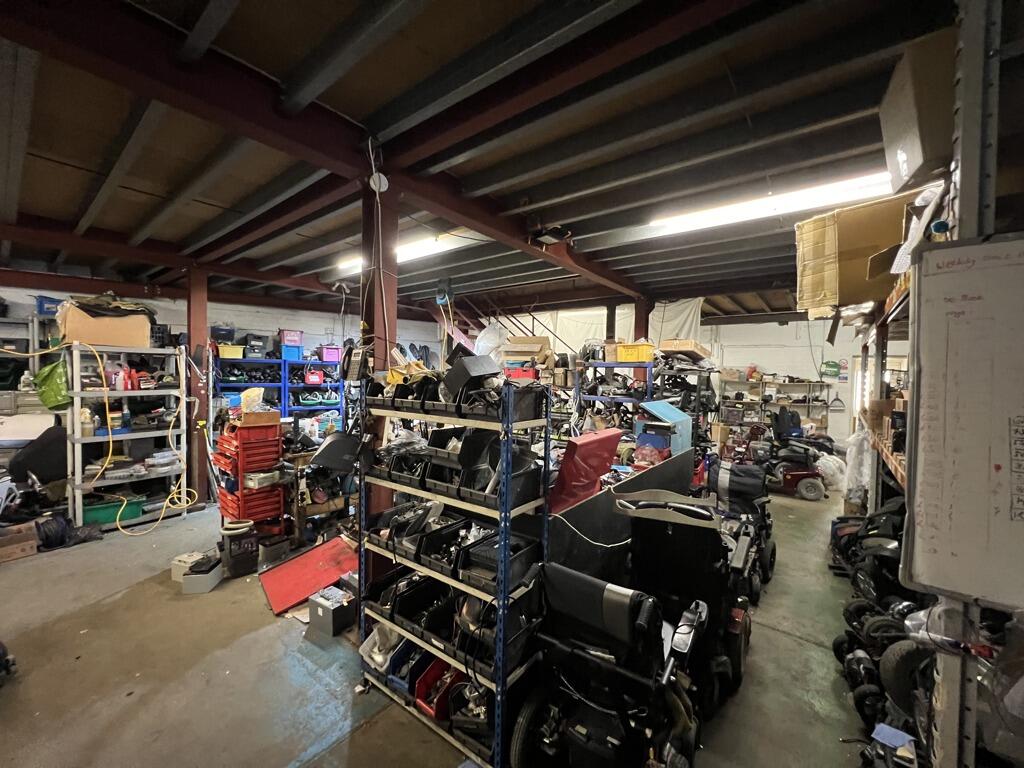 Additional image 6 of 25-26 East Street, Wimborne, Dorset, BH21 1DU