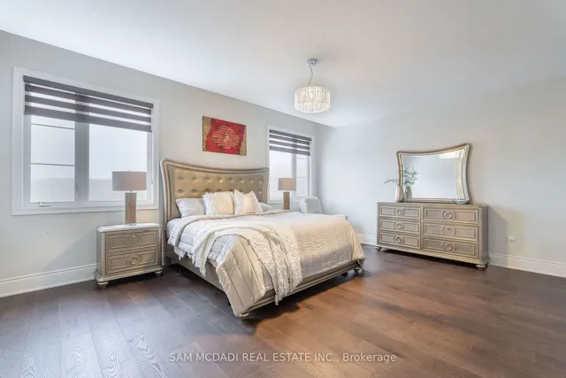 Additional image 18 of 249 Agro St