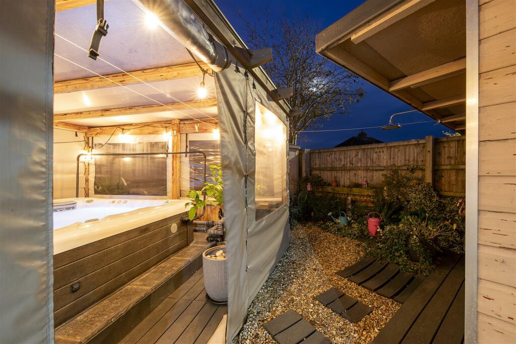 Additional image 35 of Charmandean Road, Broadwater